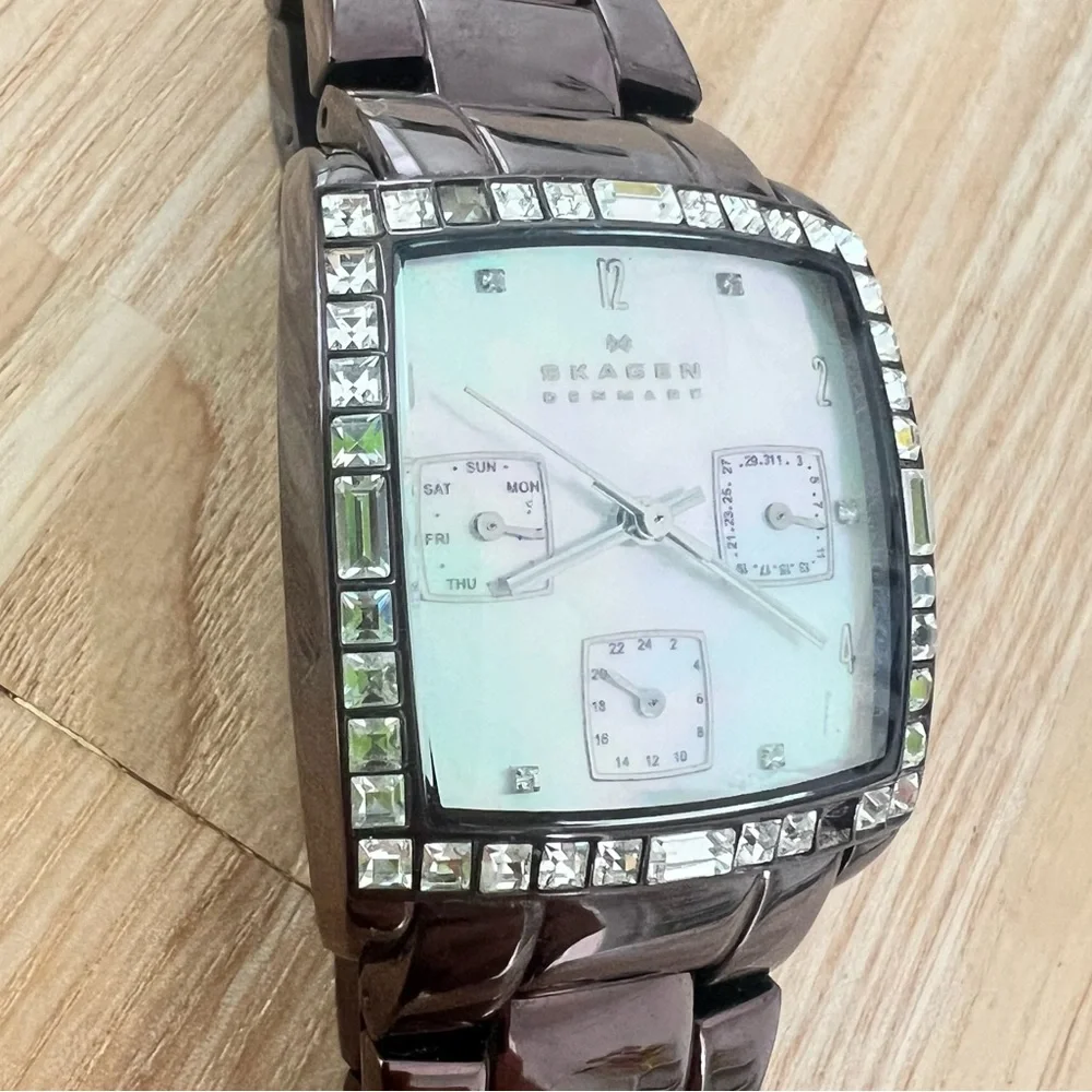 Skagen Denmark ladies brown metallic rectangular dress watch NEW BATTERY